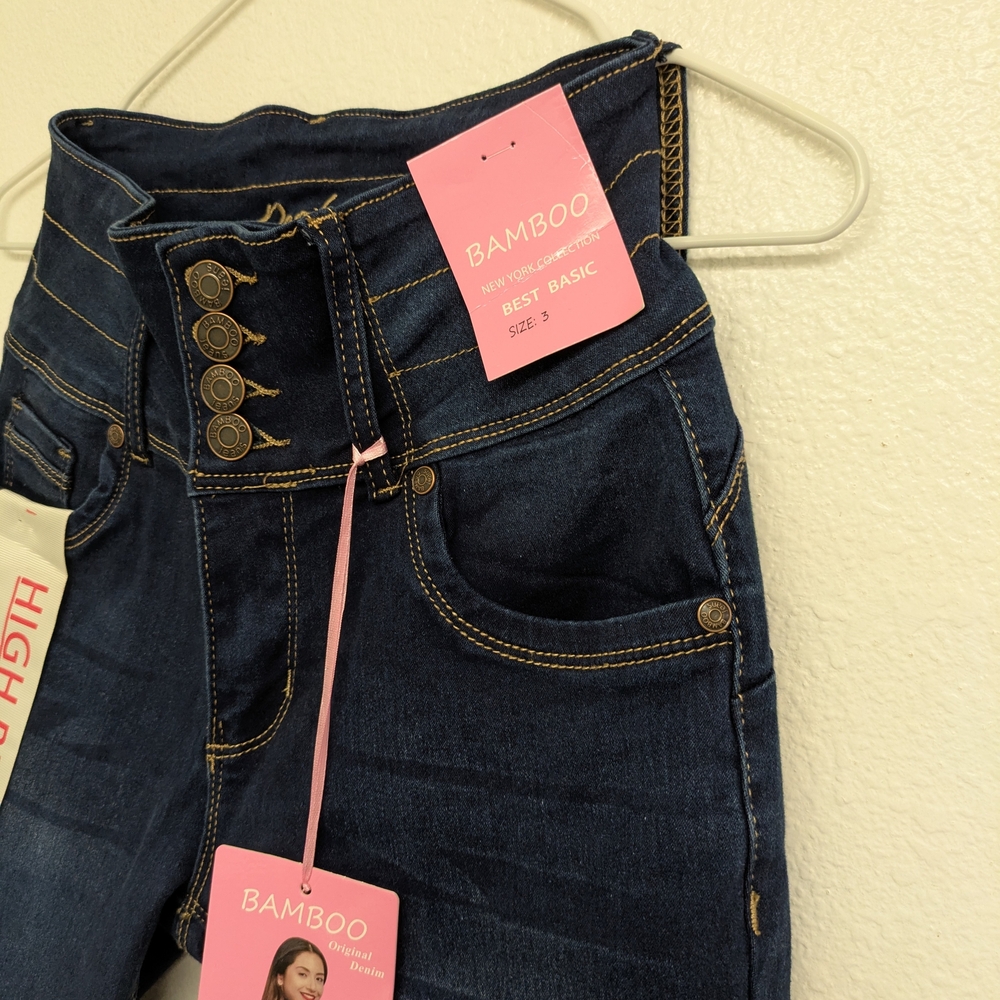 High-Waisted Dark Blue Jeans - Picture 5 of 8